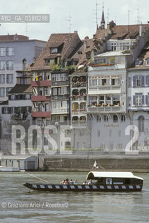 ( SVIZZERA CONFEDERAZIONE ELVETICA  ) BASILEA : IL FIUME RENO    © 1995 Graziano Arici/Rosebud2 / GEO TRAGHETTO