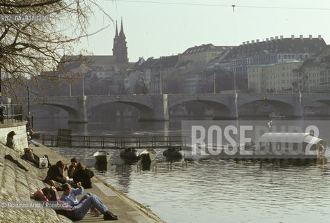( SVIZZERA CONFEDERAZIONE ELVETICA  ) BASILEA : IL FIUME RENO    © 1995 Graziano Arici/Rosebud2 / GEO