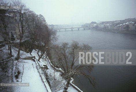 ( SVIZZERA CONFEDERAZIONE ELVETICA  ) BASILEA : IL FIUME RENO    © 1995 Graziano Arici/Rosebud2 / GEO NEVE