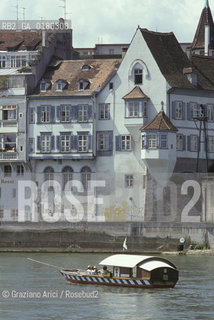 ( SVIZZERA CONFEDERAZIONE ELVETICA  ) BASILEA : IL FIUME RENO    © 1995 Graziano Arici/Rosebud2 / GEO