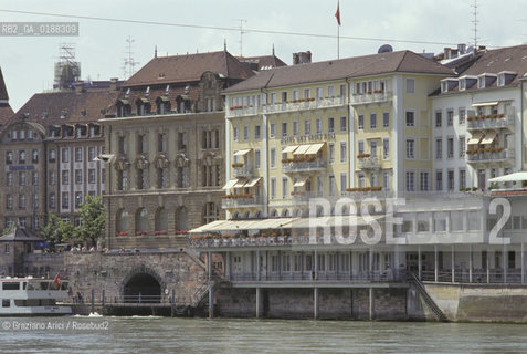 ( SVIZZERA CONFEDERAZIONE ELVETICA  ) BASILEA : IL FIUME RENO E HOTEL DREI KONIG DES TROIS ROIS   © 1995 Graziano Arici/Rosebud2 / GEO
