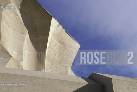 ( SVIZZERA CONFEDERAZIONE ELVETICA  ) BASILEA :  DORNACH IL GOETHEANUM DI RUDOLF STEINER    © 1995 Graziano Arici/Rosebud2 / GEO / ARCHITETTURA MODERNA / ANTROPOSOFIA