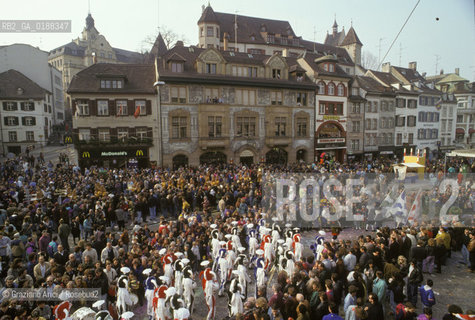 ( SVIZZERA CONFEDERAZIONE ELVETICA  ) BASILEA :  IL CARNEVALE    © 1995 Graziano Arici/Rosebud2 / GEO / MASCHERA
