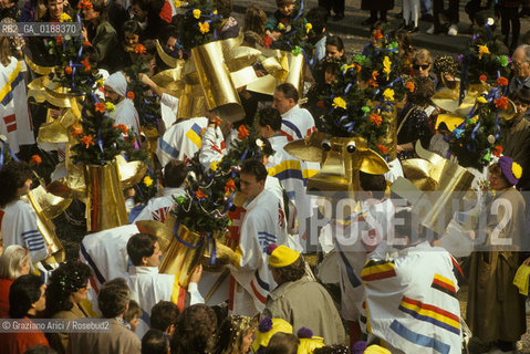 ( SVIZZERA CONFEDERAZIONE ELVETICA  ) BASILEA :  IL CARNEVALE    © 1995 Graziano Arici/Rosebud2 / GEO / MASCHERA