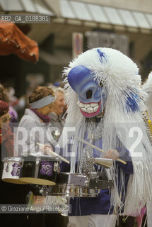 ( SVIZZERA CONFEDERAZIONE ELVETICA  ) BASILEA :  IL CARNEVALE    © 1995 Graziano Arici/Rosebud2 / GEO / MASCHERA