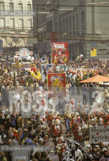 ( SVIZZERA CONFEDERAZIONE ELVETICA  ) BASILEA :  IL CARNEVALE    © 1995 Graziano Arici/Rosebud2 / GEO / MASCHERA