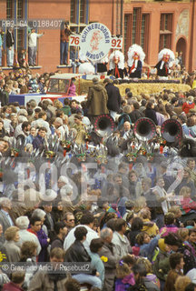 ( SVIZZERA CONFEDERAZIONE ELVETICA  ) BASILEA :  IL CARNEVALE    © 1995 Graziano Arici/Rosebud2 / GEO / MASCHERA