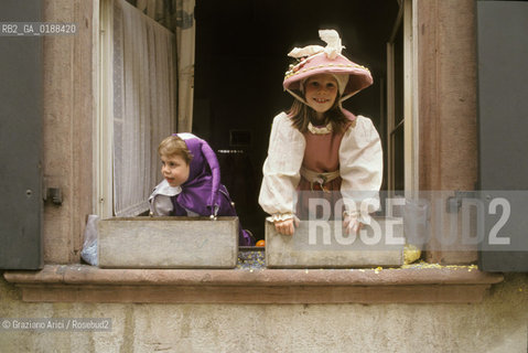 ( SVIZZERA CONFEDERAZIONE ELVETICA  ) BASILEA :  IL CARNEVALE    © 1995 Graziano Arici/Rosebud2 / GEO / MASCHERA