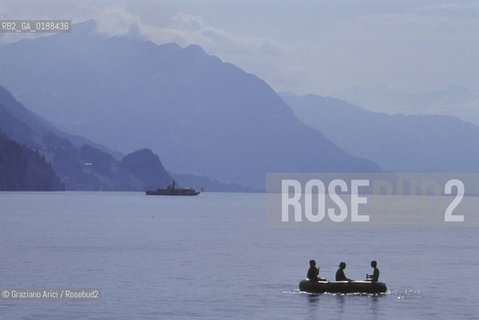 ( SVIZZERA CONFEDERAZIONE ELVETICA  ) CANTONE DI BERNA LAGO DI BRIENZ :     © 1995 Graziano Arici/Rosebud2 / GEO