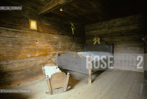 ( SVIZZERA CONFEDERAZIONE ELVETICA  ) CANTONE DI OBWALDEN  FLUELI-RAFT : CASA DI S.NICOLAO ( BRUDER KLAUS ) LA CASA IN LEGNO PIU ANTICA DELLA SVIZZERA ( 1467 )   © 1995 Graziano Arici/Rosebud2 / GEO CULLA