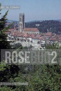 ( SVIZZERA CONFEDERAZIONE ELVETICA  ) CANTONE DI FRIBURGO  FRIBURGO : PANORAMA   © 1995 Graziano Arici/Rosebud2 / GEO