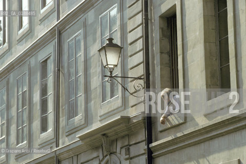 ( SVIZZERA CONFEDERAZIONE ELVETICA  ) CANTONE DI GINEVRA  GINEVRA : UNA VIA DEL CENTRO  © 1995 Graziano Arici/Rosebud2 / GEO