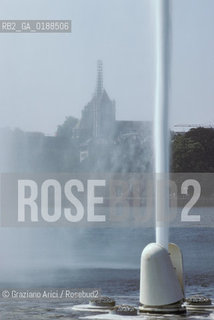 ( SVIZZERA CONFEDERAZIONE ELVETICA  ) CANTONE DI GINEVRA  GINEVRA : IL LAGO E IL JET DEAU   © 1995 Graziano Arici/Rosebud2 / GEO FONTANA