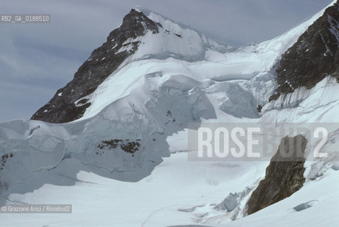 ( SVIZZERA CONFEDERAZIONE ELVETICA  ) CANTONE DI BERNA  GHIACCIAIO DELLO JUNGFRAU   © 1995 Graziano Arici/Rosebud2 / GEO NEVE MONTAGNA