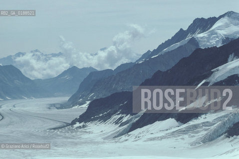 ( SVIZZERA CONFEDERAZIONE ELVETICA  ) CANTONE DI BERNA  GHIACCIAIO DELLO JUNGFRAU   © 1995 Graziano Arici/Rosebud2 / GEO SCI NEVE MONTAGNA