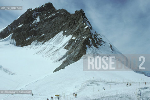 ( SVIZZERA CONFEDERAZIONE ELVETICA  ) CANTONE DI BERNA  GHIACCIAIO DELLO JUNGFRAU   © 1995 Graziano Arici/Rosebud2 / GEO SCI NEVE MONTAGNA