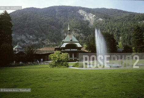 ( SVIZZERA CONFEDERAZIONE ELVETICA  ) CANTONE DI BERNA  INTERLAKEN : IL PARCO DEL KURSAAL   © 1995 Graziano Arici/Rosebud2 / GEO