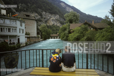 ( SVIZZERA CONFEDERAZIONE ELVETICA  ) CANTONE DI BERNA  INTERLAKEN : IL TORRENTE  © 1995 Graziano Arici/Rosebud2 / GEO