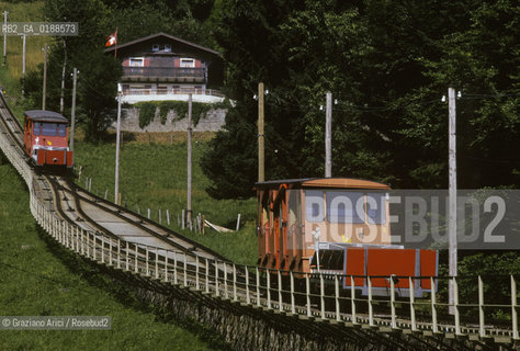 ( SVIZZERA CONFEDERAZIONE ELVETICA  ) CANTONE DI VAUD  VILLAGGIO DI LES AVANTS : FUNIVIA A CREMAGLIERA  © 1995 Graziano Arici/Rosebud2 / GEO
