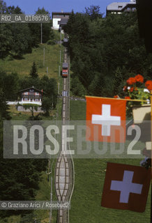 ( SVIZZERA CONFEDERAZIONE ELVETICA  ) CANTONE DI VAUD  VILLAGGIO DI LES AVANTS : FUNIVIA A CREMAGLIERA  © 1995 Graziano Arici/Rosebud2 / GEO