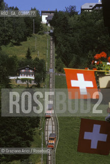 ( SVIZZERA CONFEDERAZIONE ELVETICA  ) CANTONE DI VAUD  VILLAGGIO DI LES AVANTS : FUNIVIA A CREMAGLIERA  © 1995 Graziano Arici/Rosebud2 / GEO