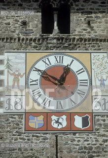 ( SVIZZERA CONFEDERAZIONE ELVETICA  ) CANTONE DI GRIGIONI KLOSTERS : TORRE DELLOROLOGIO  © 1995 Graziano Arici/Rosebud2 / GEO