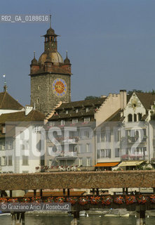 ( SVIZZERA CONFEDERAZIONE ELVETICA  ) CANTONE DI LUCERNA LUCERNA : IL KAPELLBRUCKE   © 1995 Graziano Arici/Rosebud2 / GEO
