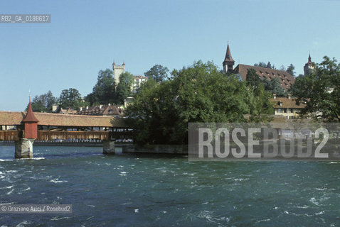 ( SVIZZERA CONFEDERAZIONE ELVETICA  ) CANTONE DI LUCERNA LUCERNA : IL KAPELLBRUCKE   © 1995 Graziano Arici/Rosebud2 / GEO