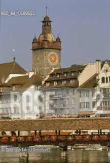 ( SVIZZERA CONFEDERAZIONE ELVETICA  ) CANTONE DI LUCERNA LUCERNA : IL KAPELLBRUCKE   © 1995 Graziano Arici/Rosebud2 / GEO