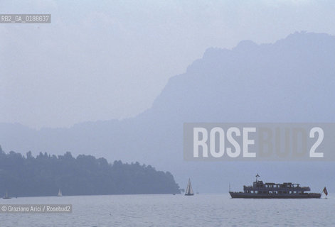 ( SVIZZERA CONFEDERAZIONE ELVETICA  ) CANTONE DI LUCERNA LUCERNA : LAGO DEI QUATTRO CANTONI   © 1995 Graziano Arici/Rosebud2 / GEO