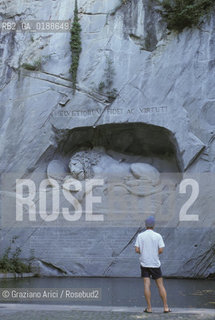 ( SVIZZERA CONFEDERAZIONE ELVETICA  ) CANTONE DI LUCERNA LUCERNA : IL MONUMENTO DEL LEONE DEDICATO ALLE GUARDIE SVIZZERE UCCISE DURANTE LA RIVOLUZIONE FRANCESE    © 1995 Graziano Arici/Rosebud2 / GEO
