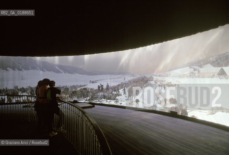 ( SVIZZERA CONFEDERAZIONE ELVETICA  ) CANTONE DI LUCERNA LUCERNA : PANORAMA PITTURA CIRCOLARE    © 1995 Graziano Arici/Rosebud2 / GEO