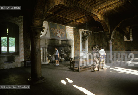 ( SVIZZERA CONFEDERAZIONE ELVETICA  ) CANTONE DI VAUD IL CASTELLO DI CHILLON  INTERNI © 1995 Graziano Arici/Rosebud2 / GEO