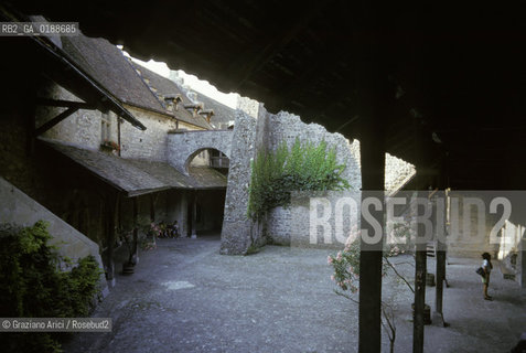 ( SVIZZERA CONFEDERAZIONE ELVETICA  ) CANTONE DI VAUD IL CASTELLO DI CHILLON INTERNI   © 1995 Graziano Arici/Rosebud2 / GEO