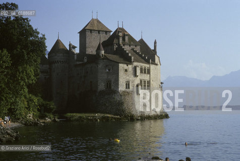 ( SVIZZERA CONFEDERAZIONE ELVETICA  ) CANTONE DI VAUD IL CASTELLO DI CHILLON SUL LAGO DI GINEVRA   © 1995 Graziano Arici/Rosebud2 / GEO