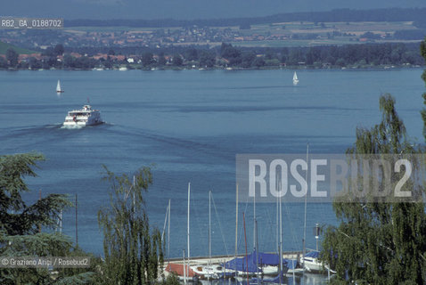 ( SVIZZERA CONFEDERAZIONE ELVETICA  ) CANTONE DI FRIBURGO MURTEN :IL LAGO  © 1995 Graziano Arici/Rosebud2 / GEO