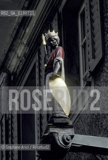 ( SVIZZERA CONFEDERAZIONE ELVETICA  ) CANTONE DI ZURIGO VALLE DELLEMMENTHAL : CASA IN LEGNO  © 1995 Graziano Arici/Rosebud2 / GEO INSEGNA