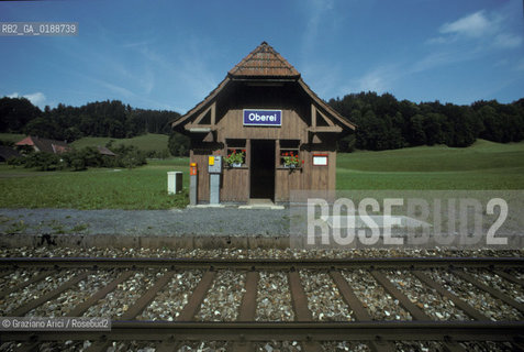 ( SVIZZERA CONFEDERAZIONE ELVETICA  ) CANTONE DI ZURIGO VALLE DELLEMMENTHAL : STAZIONE FERROVIARIA  © 1995 Graziano Arici/Rosebud2 / GEO FERROVIA
