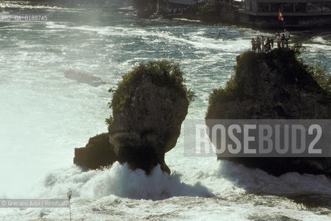 ( SVIZZERA CONFEDERAZIONE ELVETICA  ) CANTONE DI SCIAFFUSA SCIAFFUSA : CASCATE DEL FIUME RENO  © 1995 Graziano Arici/Rosebud2 / GEO