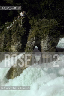 ( SVIZZERA CONFEDERAZIONE ELVETICA  ) CANTONE DI SCIAFFUSA SCIAFFUSA : CASCATE DEL FIUME RENO  © 1995 Graziano Arici/Rosebud2 / GEO