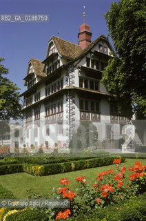 ( SVIZZERA CONFEDERAZIONE ELVETICA  ) CANTONE DI SCHWYZ SCHWYZ : LA CASA REDING IN SCHMIEDGASSE   © 1995 Graziano Arici/Rosebud2 / GEO
