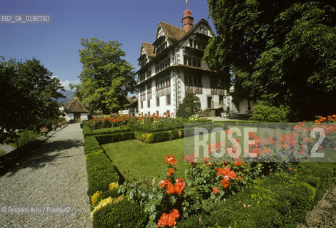 ( SVIZZERA CONFEDERAZIONE ELVETICA  ) CANTONE DI SCHWYZ SCHWYZ : LA CASA REDING IN SCHMIEDGASSE   © 1995 Graziano Arici/Rosebud2 / GEO