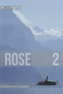 ( SVIZZERA CONFEDERAZIONE ELVETICA  )  LAGO DEI QUATRO CANTONI   © 1995 Graziano Arici/Rosebud2 / GEO MONTAGNA