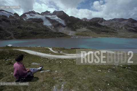 ( SVIZZERA CONFEDERAZIONE ELVETICA  )  CANTONE DEI GRIGIONI PASSO BERNINA  LAGO BIANCO  © 1995 Graziano Arici/Rosebud2 / GEO / MONTAGNA