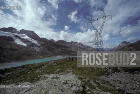 ( SVIZZERA CONFEDERAZIONE ELVETICA  )  CANTONE DEI GRIGIONI PASSO BERNINA    © 1995 Graziano Arici/Rosebud2 / GEO / MONTAGNA