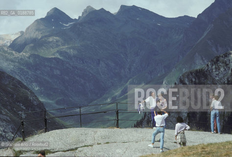 ( SVIZZERA CONFEDERAZIONE ELVETICA  )  CANTONE DEI GRIGIONI PASSO DEL MALOIA   © 1995 Graziano Arici/Rosebud2 / GEO MONTAGNA