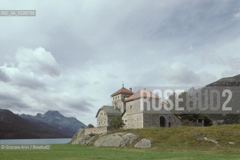( SVIZZERA CONFEDERAZIONE ELVETICA  )  CANTONE DEI GRIGIONI IL LAGO DI SILVAPIANA   © 1995 Graziano Arici/Rosebud2 / GEO