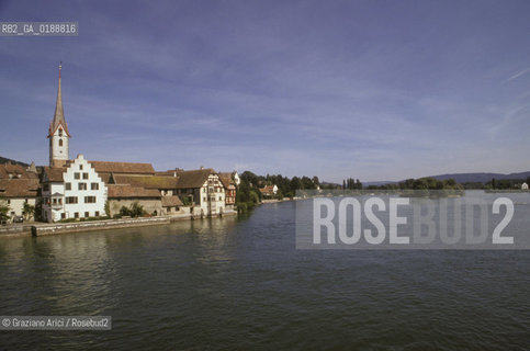 ( SVIZZERA CONFEDERAZIONE ELVETICA  )  CANTONE DI SCIAFFUSA STEIN AM RHEIN :  IL FIUME RENO  © 1995 Graziano Arici/Rosebud2 / GEO
