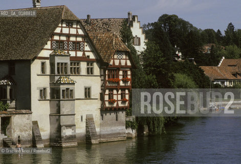 ( SVIZZERA CONFEDERAZIONE ELVETICA  )  CANTONE DI SCIAFFUSA STEIN AM RHEIN :  IL FIUME RENO  © 1995 Graziano Arici/Rosebud2 / GEO