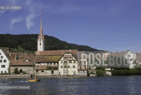 ( SVIZZERA CONFEDERAZIONE ELVETICA  )  CANTONE DI SCIAFFUSA STEIN AM RHEIN :  IL FIUME RENO  © 1995 Graziano Arici/Rosebud2 / GEO